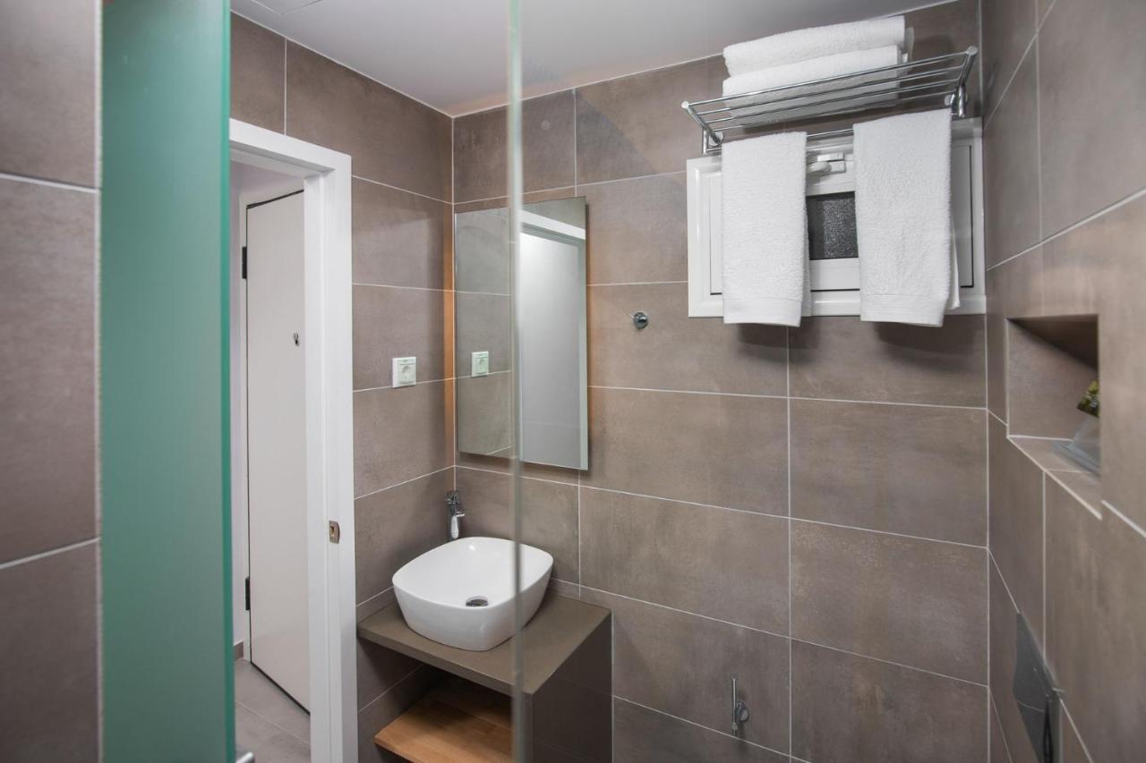 The Square Six Apartment Athens Ngoại thất bức ảnh